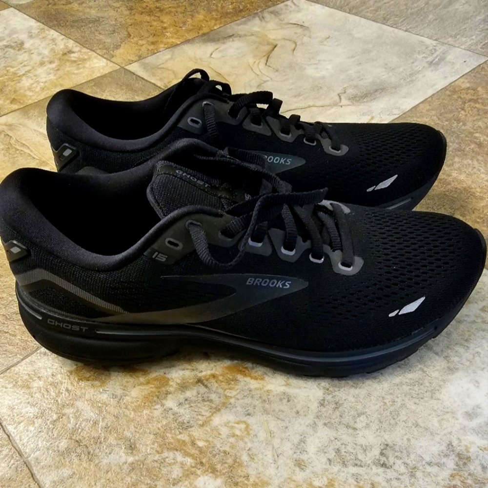 Brooks "Ghost" tennis/althetic shoes